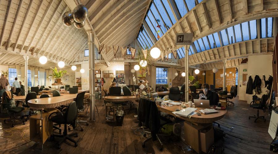 Le bureau inspiré des espaces de coworking